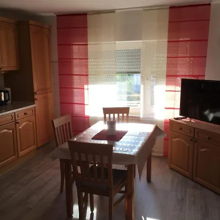 Appartement Ferienwohnung „basic“ Emmerzhausen